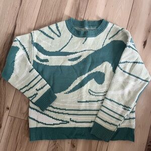 Abstract patterned thick sweater
